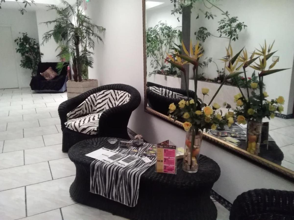 Apartamentos Blanco Y Negro 아 과르다 외부 사진