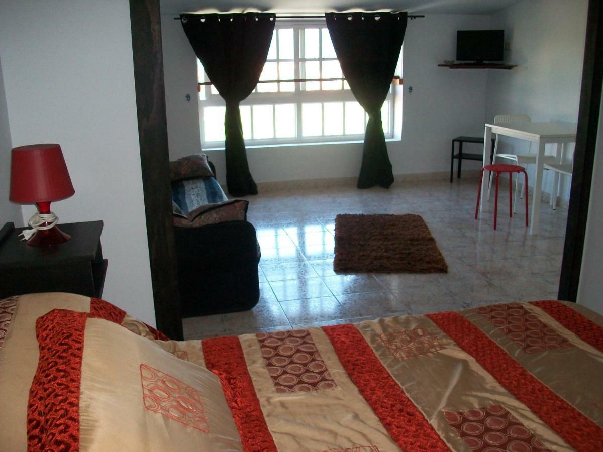 Apartamentos Blanco Y Negro 아 과르다 외부 사진